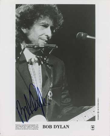 Lot #7084 Bob Dylan Signed Photograph - Image 1