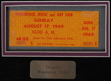 Lot #577 Jimi Hendrix: A week before Woodstockâ??Hendrix returns from Paris - Image 6