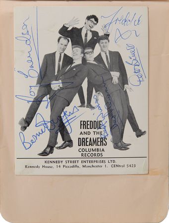 Lot #601 British Invasion Signature - Image 4