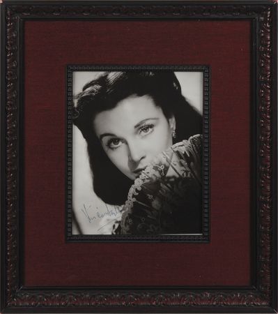 Lot #8101 Gone With the Wind: Vivien Leigh Signed Photograph - Image 1