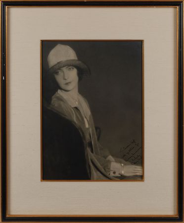 Lot #8016 Lillian Gish Oversized Signed Photograph - Image 2