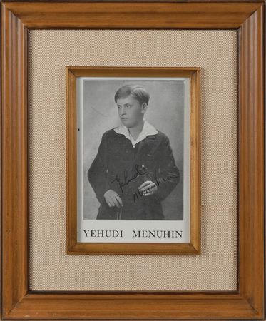 Lot #484 Yehudi Menuhin Signed Photograph - Image 2