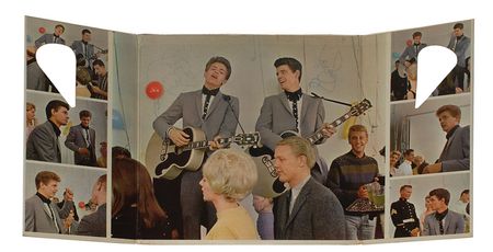 Lot #543 The Everly Brothers Album and Signatures - Image 1