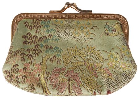 Lot #247 Queen Victoria: Elegant coin purse created with the Queen’s dress - Image 1