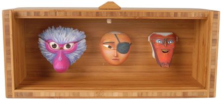 Lot #687 Kubo and the Two Strings Set of Heads: The heroes of Kubo and the Two Strings - Image 2