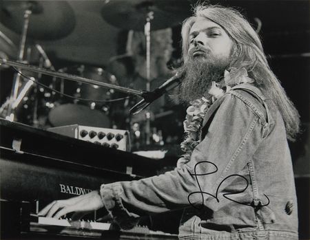 Lot #560 Leon Russell Signed Photographs - Image 8