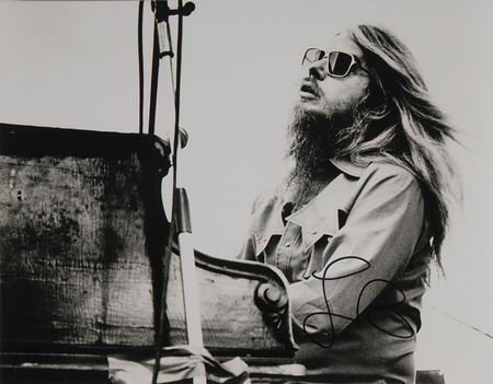 Lot #560 Leon Russell Signed Photographs - Image 9