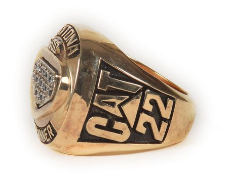 Lot #793 Daytona 500: 2002 Daytona 500 winner's ring for 