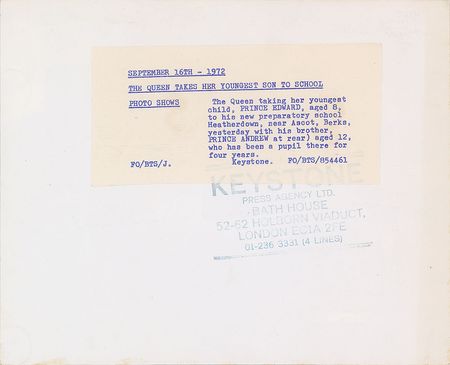 Lot #828 Queen Elizabeth II - Image 4