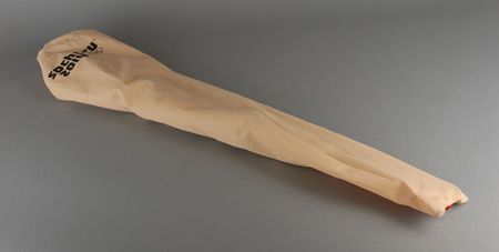 Lot #731 Sochi 2014 Winter Olympics Torch: The Firebird torch of the Sochi 2014 Olympics - Image 4