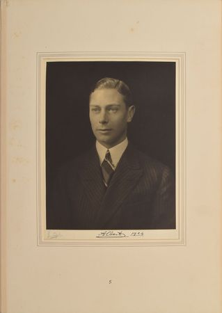 Lot #137 British Royalty: Massive leatherbound volume of royal portraits - Image 4