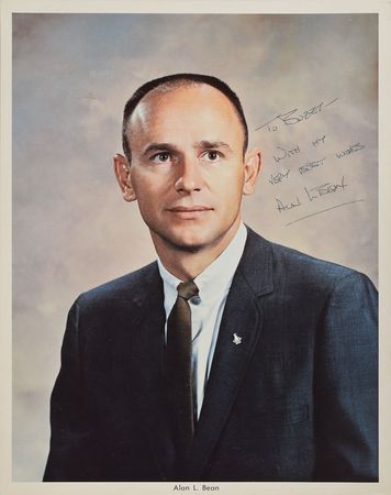 Lot #285 Apollo 12 Signed Photographs - Image 3