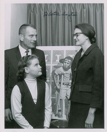 Lot #267 Deke Slayton: Gemini-era letter and photo from Deke - Image 1