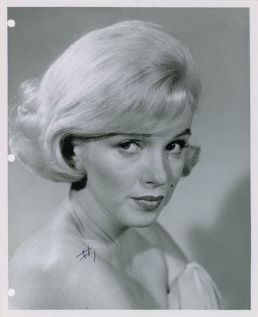 Lot #656 Marilyn Monroe Photographs - Image 3