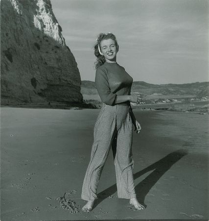 Lot #658 Marilyn Monroe Photograph - Image 1