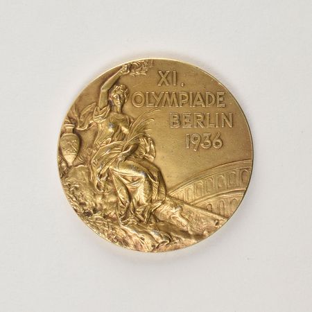 Lot #709 Berlin 1936 Summer Olympics Gold Winner's Medal: 1936 Berlin winner's medal for Germany's rowing captain - Image 2