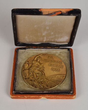 Lot #709 Berlin 1936 Summer Olympics Gold Winner's Medal: 1936 Berlin winner's medal for Germany's rowing captain - Image 6