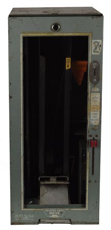 Lot #8048  Mercury-Era Astronauts and Spacecraft Card Dispenser - Image 3