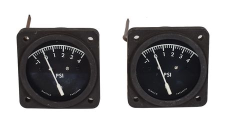 Lot #8124  Apollo CM Tunnel Differential Pressure Gauges - Image 1