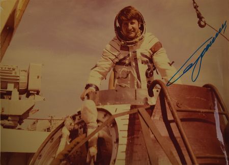 Lot #8446  Soyuz and Mir Crew Signed Candid Photographs - Image 4
