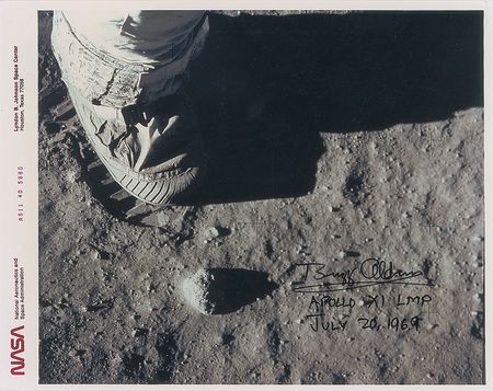 Lot #8250 Buzz Aldrin Signed Photograph - Image 1