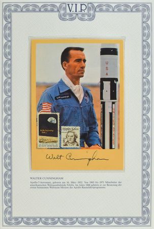 Lot #8165  Apollo Astronaut Set of (4) Signed VIP Cards - Image 1