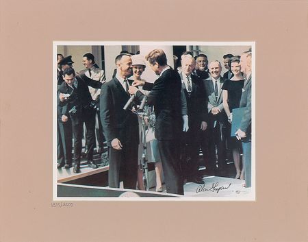 Lot #8274  Apollo 11 'Man on the Moon' Statue and Alan Shepard Signed Photo - Image 4