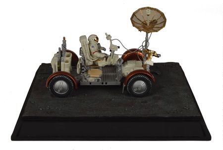 Lot #8352  Apollo 15 NASM 'Exploring the Moon' Model - Image 2