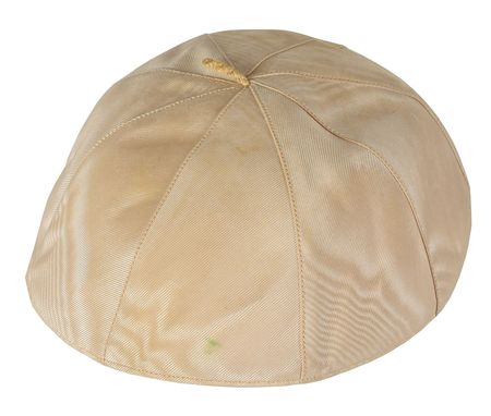 Lot #185 Pope Pius XII: The personally worn zucchetto of Pope Pius XII - Image 1