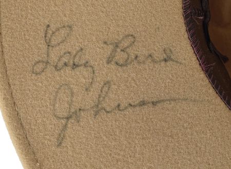 Lot #71 Lyndon B. Johnson: Cowboy hat signed by LBJ, Lady Bird, and their daughter - Image 2