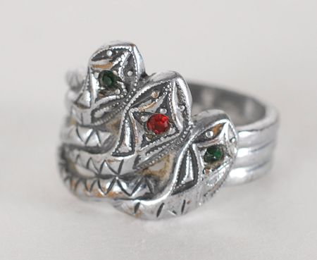 Lot #2039 Bonnie Parker's Three-Headed Snake Ring - Image 4