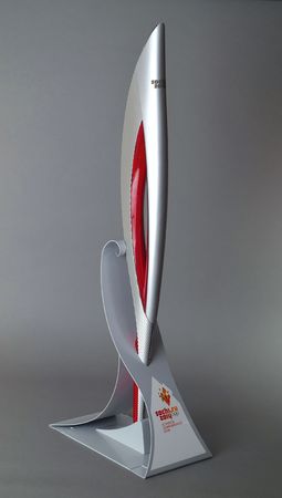 Lot #3200  Sochi 2014 Winter Olympics Torch with Official Stand - Image 3