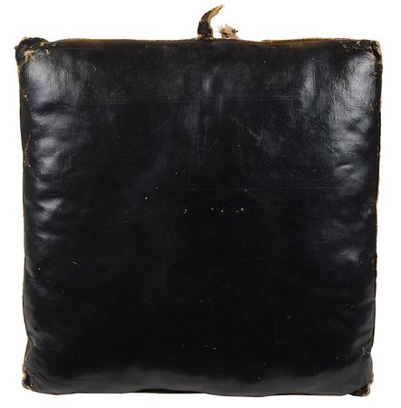 Lot #3069  Los Angeles 1932 Summer Olympics Stadium Souvenir Cushion - Image 2