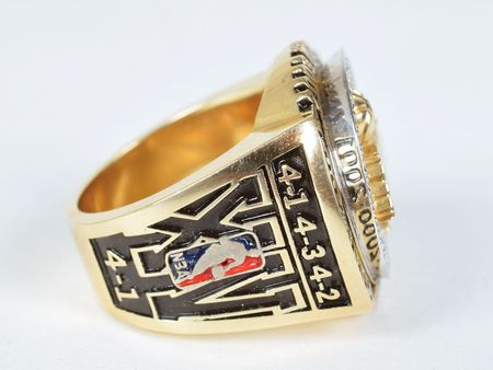 Lot #3242  Los Angeles Lakers 2009 Championship Ring With Rotating Display Box - Image 3