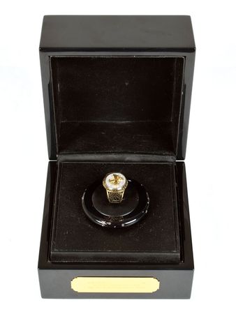 Lot #3242  Los Angeles Lakers 2009 Championship Ring With Rotating Display Box - Image 5