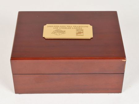 Lot #3241  Los Angeles Lakers 2000-2002 Commemorative Championship Ring - Image 5
