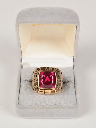 Lot #3159  1984 Team USA Hockey Canada Cup Ring - Image 5