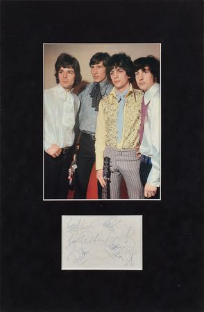 Lot #621 Pink Floyd: The classic 1960s Pink Floyd lineup - Image 1