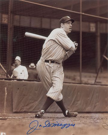 Lot #921 Joe DiMaggio Signed Photographs - Image 1