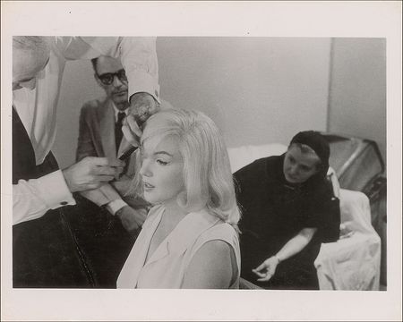 Lot #812 Marilyn Monroe Photograph - Image 1