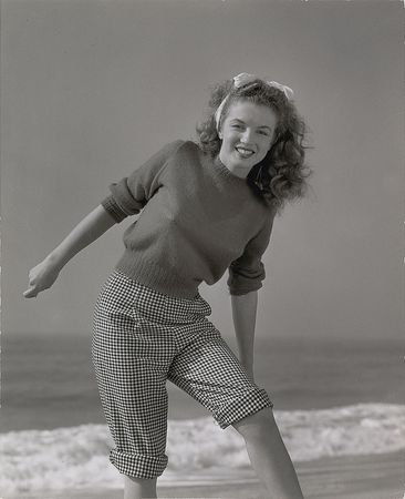 Lot #805 Marilyn Monroe Photograph - Image 1
