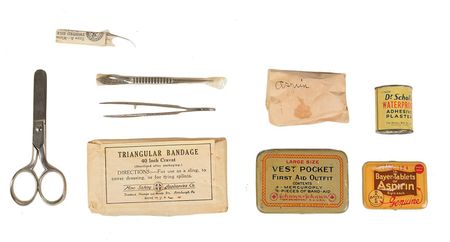 Lot #81 US Navy Medical Kit: Unusually complete US Navy first aid kit - Image 8