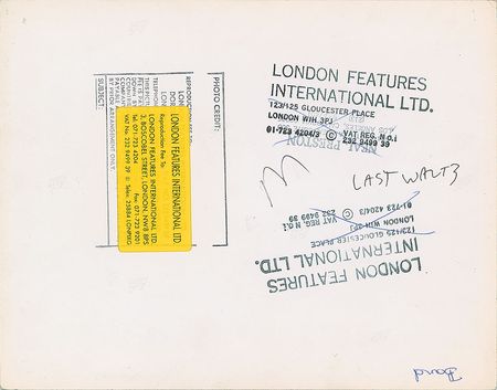 Lot #4212 Neil Young and Joni Mitchell Original Vintage Photograph - Image 2