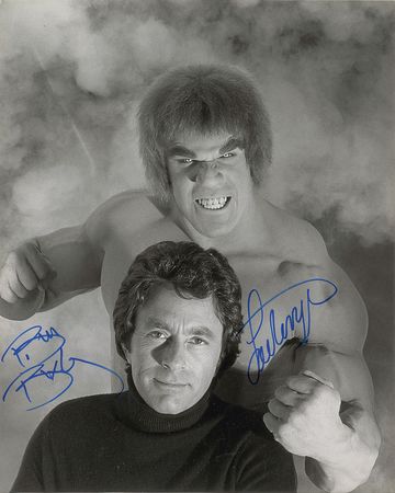 Lot #4482 Bill Bixby and Lou Ferrigno Signed Photograph - Image 2