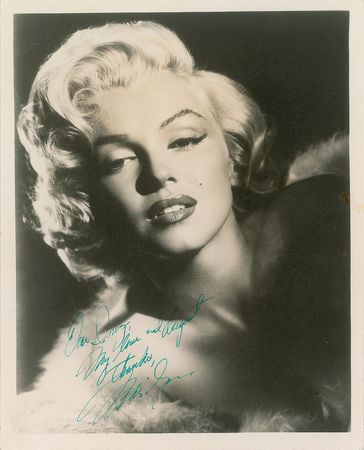 Lot #4322 Marilyn Monroe Signed Photograph - Image 2