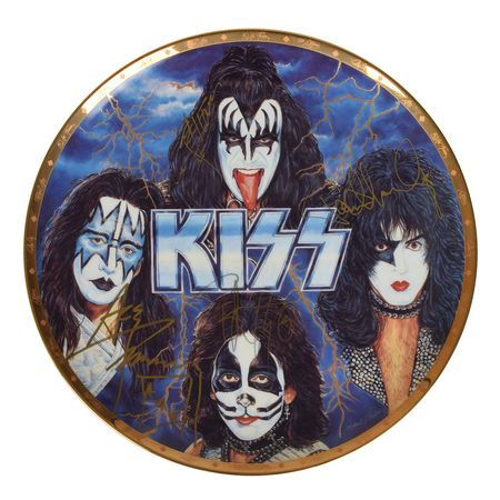 Lot #860  KISS