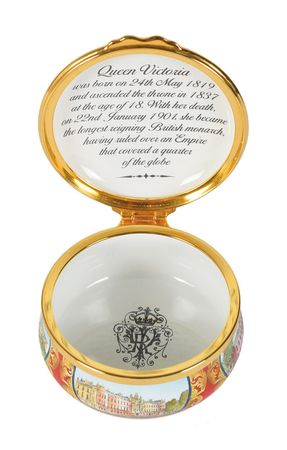 Lot #50 Queen Victoria Halcyon Days Enamel Boxes Enamel Boxes - Image 2
