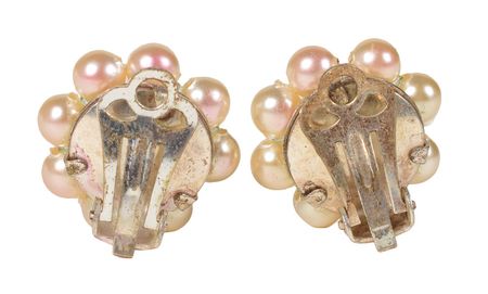Lot #109 Princess Diana Personally-Owned and -Worn Pearl Earrings: The future princess's clip-on pearls - Image 2