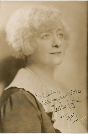 Lot #692  Actresses - Image 3