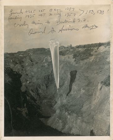 Lot #471 David Simons Signed Photographs - Image 1